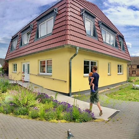 Landhaus zwischen See und Wald mit großem Garten Bestensee Exterior foto
