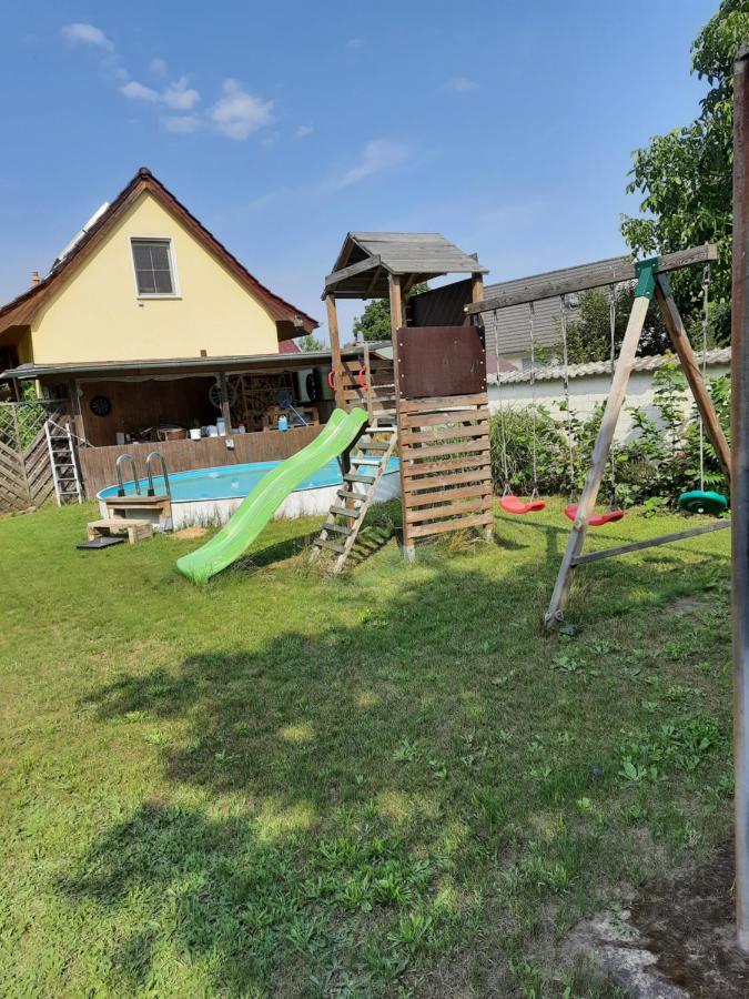 Landhaus zwischen See und Wald mit großem Garten Bestensee Exterior foto