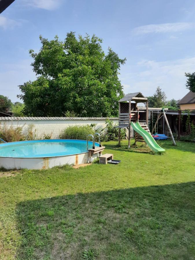 Landhaus zwischen See und Wald mit großem Garten Bestensee Exterior foto